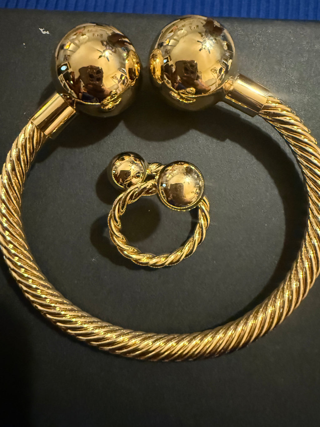 Gold- wire metal bracelet w/balls