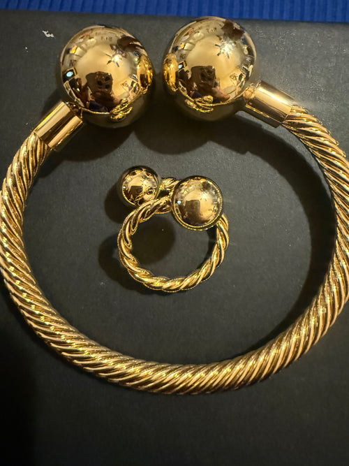 Gold- wire metal bracelet w/balls