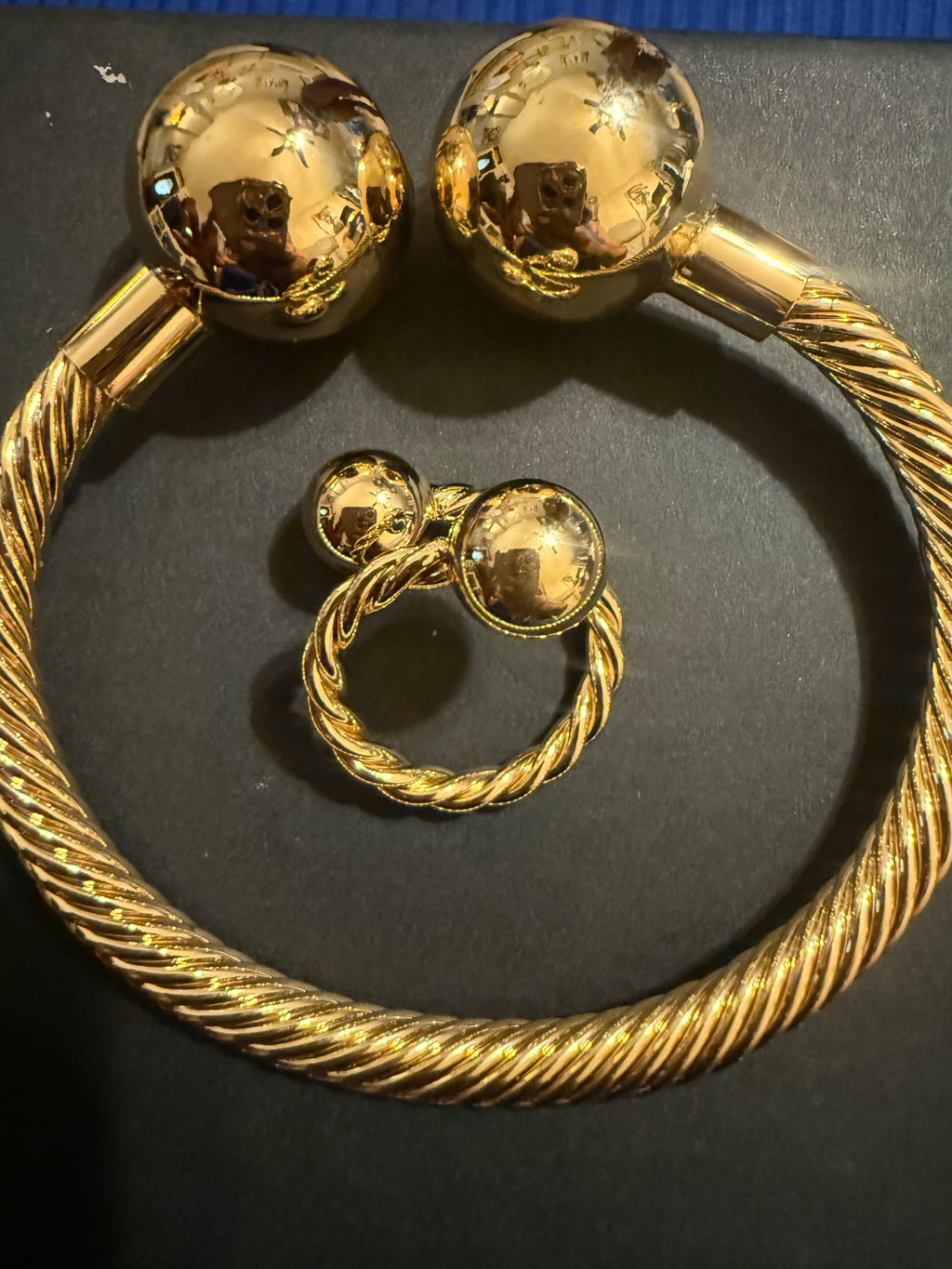 Gold- wire metal bracelet w/balls